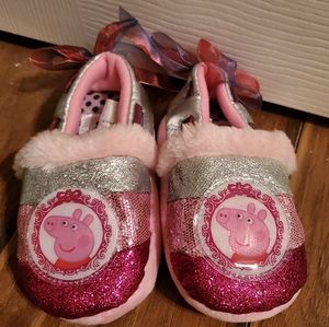 NWOT Toddler Peppa Pig Slippers Size 7